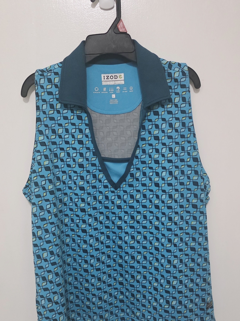 IZOD Carbon Technology Ally Printed Sleeveless Geometric Polo Large